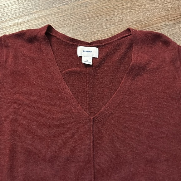 Old Navy Burgundy v neck sweater - Picture 5 of 7